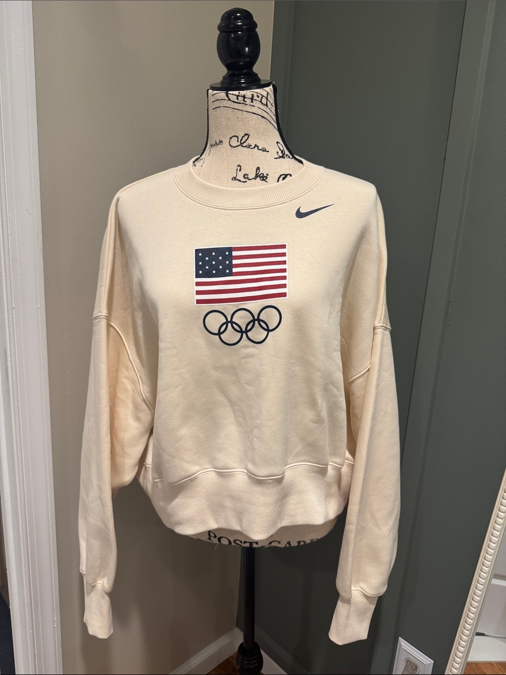 Nike Cream Cropped USA 🇺🇸 Olympic Sweatshirt